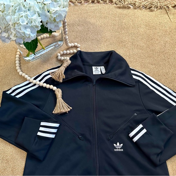 Adidas Originals Women’s Adicolor Classic Track Jacket size Medium - Picture 1 of 11